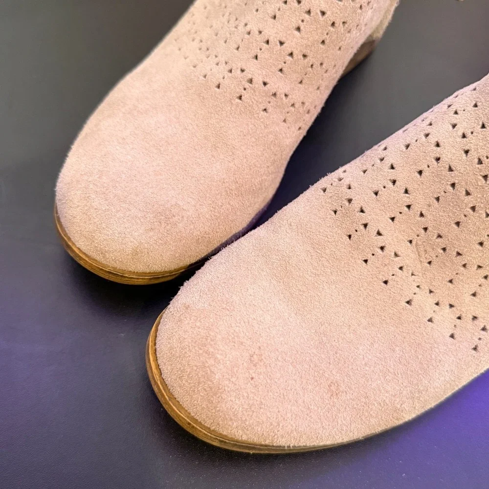 Toms deia suede